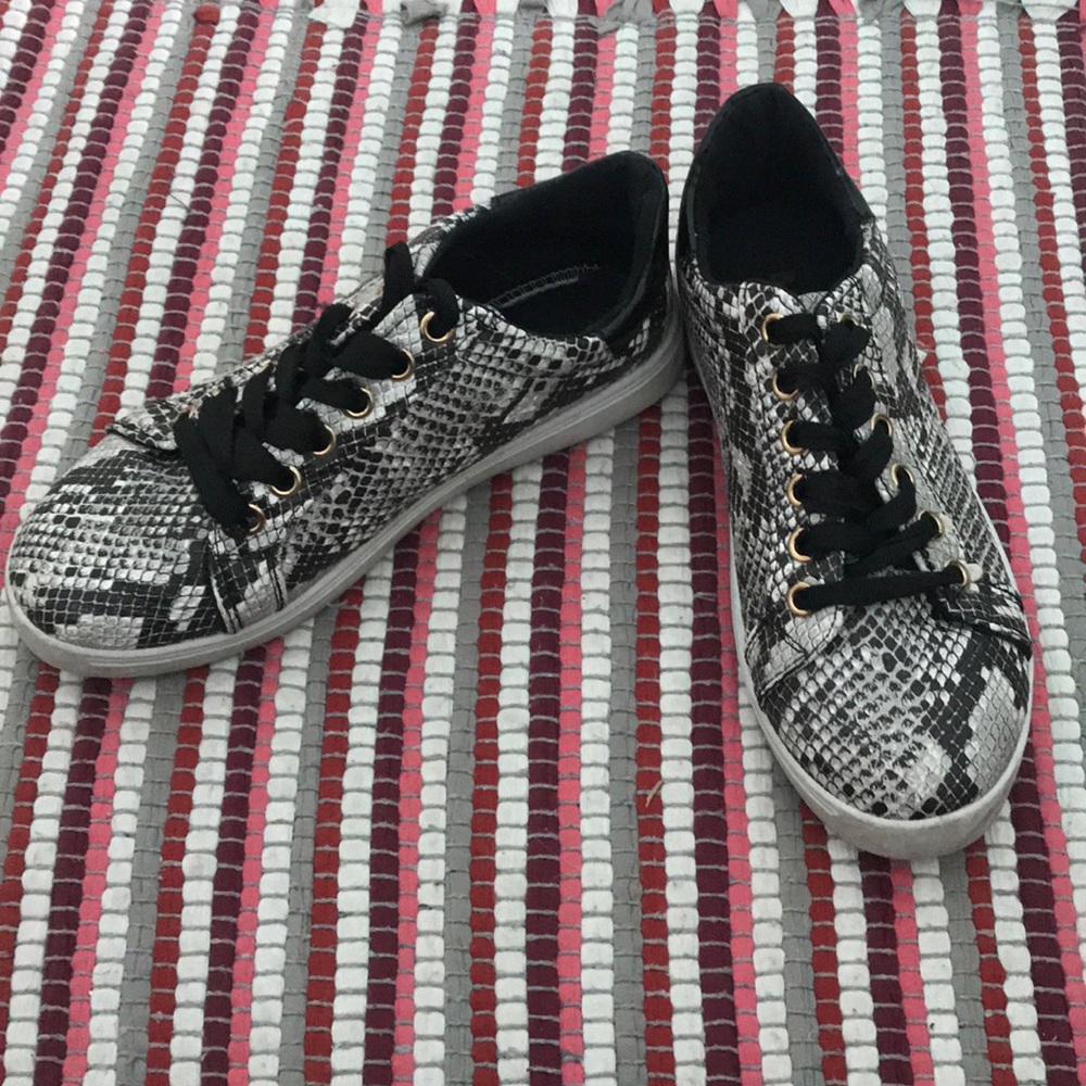 Super cute snakeskin sneakers!!